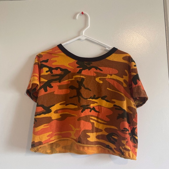 Orange camo crop top - Picture 2 of 2